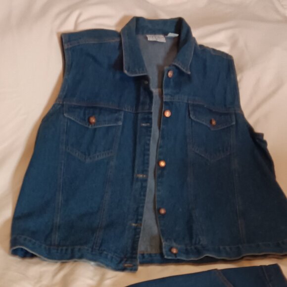 Classic Denim Vest - Picture 1 of 2